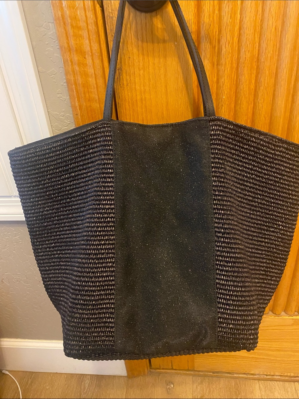 L’aura Raffia w/ Metallic Fabric in the Middle Front. Small Star Logo.
